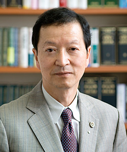 塚本　侃